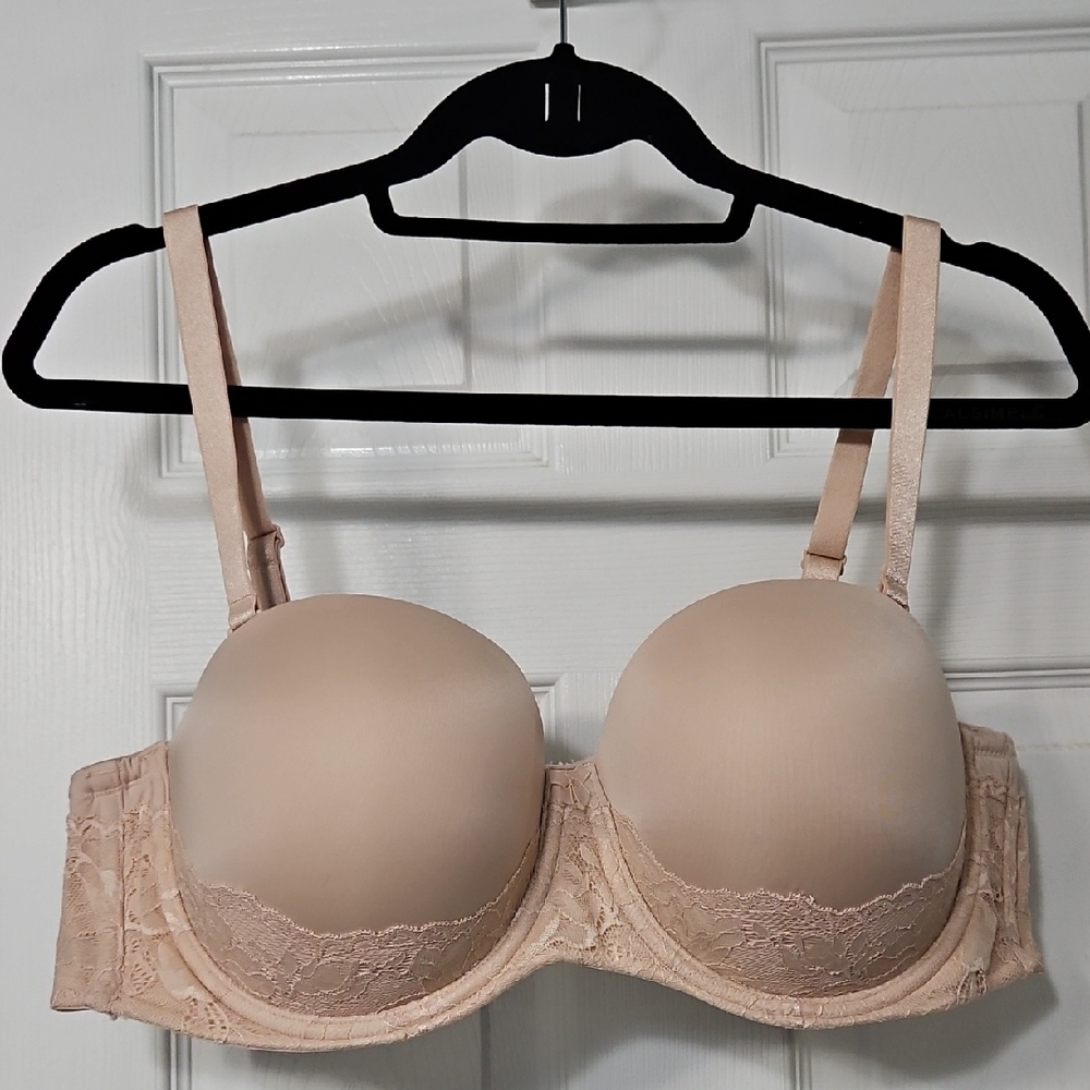 Elegant Lace Trimmed Bra in Cream